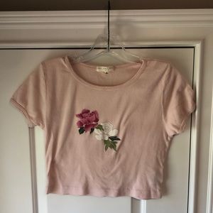 Cropped tshirt- small
